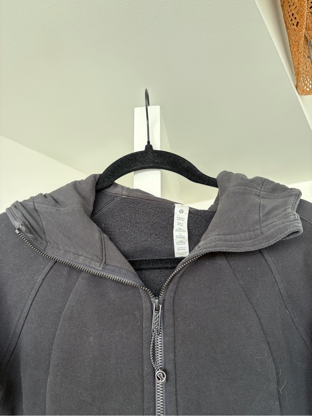 Lululemon Cropped Scuba Hoodie Zip Up Jacket Black Size 4 - Picture 5 of 9
